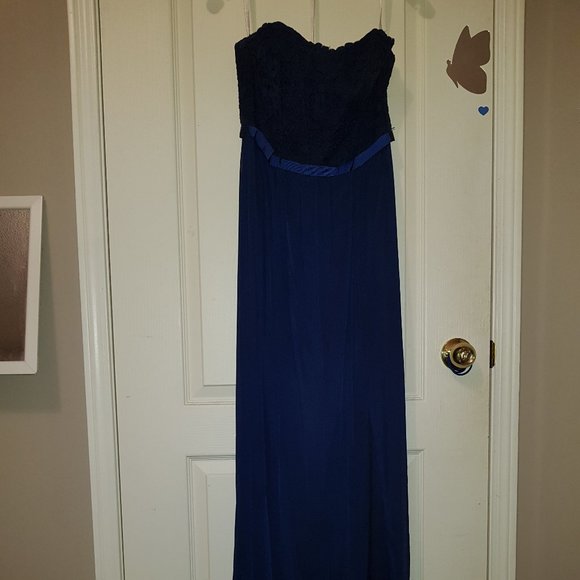 DAVID's BRIDAL // Bridesmaid Dress in Marine - Picture 2 of 6